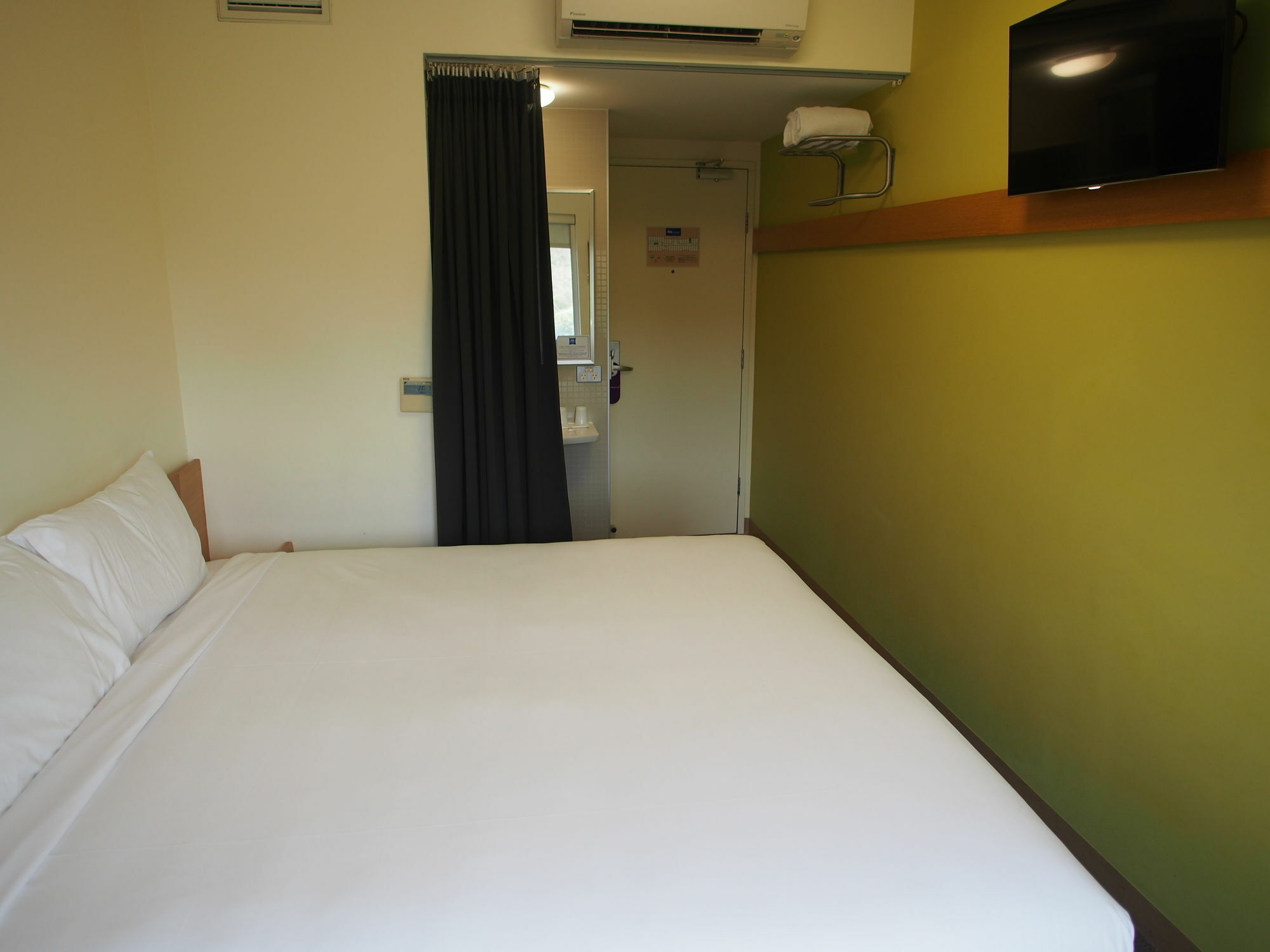 Ibis Budget Sydney Olympic Park Exterior foto